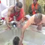 मुख्यमंत्री योगी आदित्यनाथ वाराणसी में श्रीकाशी विश्वनाथ मंदिर में दर्शन करते हुए