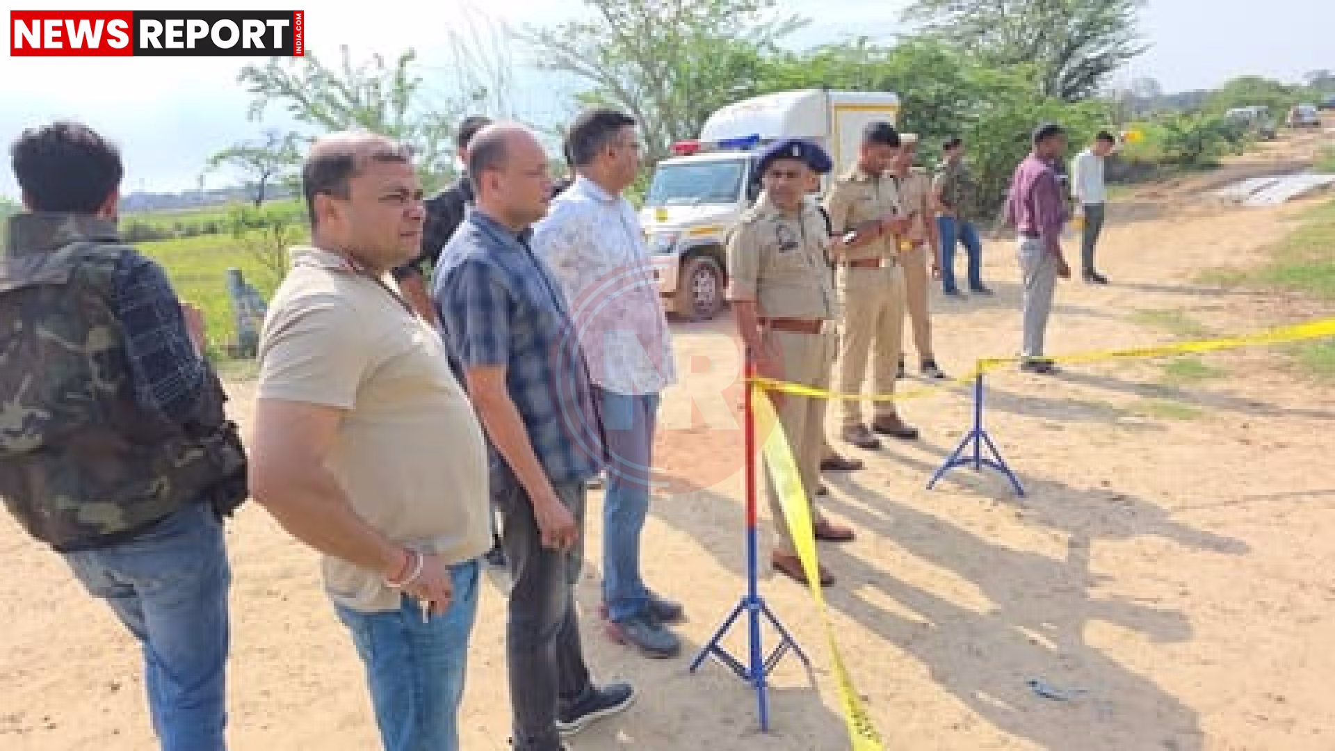 मथुरा में पुलिस मुठभेड़ के बाद का दृश्य, जहां डकैती के आरोपी मारे गए।