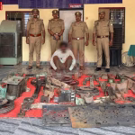 वाराणसी लोहता पुलिस द्वारा बरामद किए गए चोरी के मशीन पार्ट्स और गिरफ्तार आरोपी