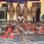वाराणसी लोहता पुलिस द्वारा बरामद किए गए चोरी के मशीन पार्ट्स और गिरफ्तार आरोपी
