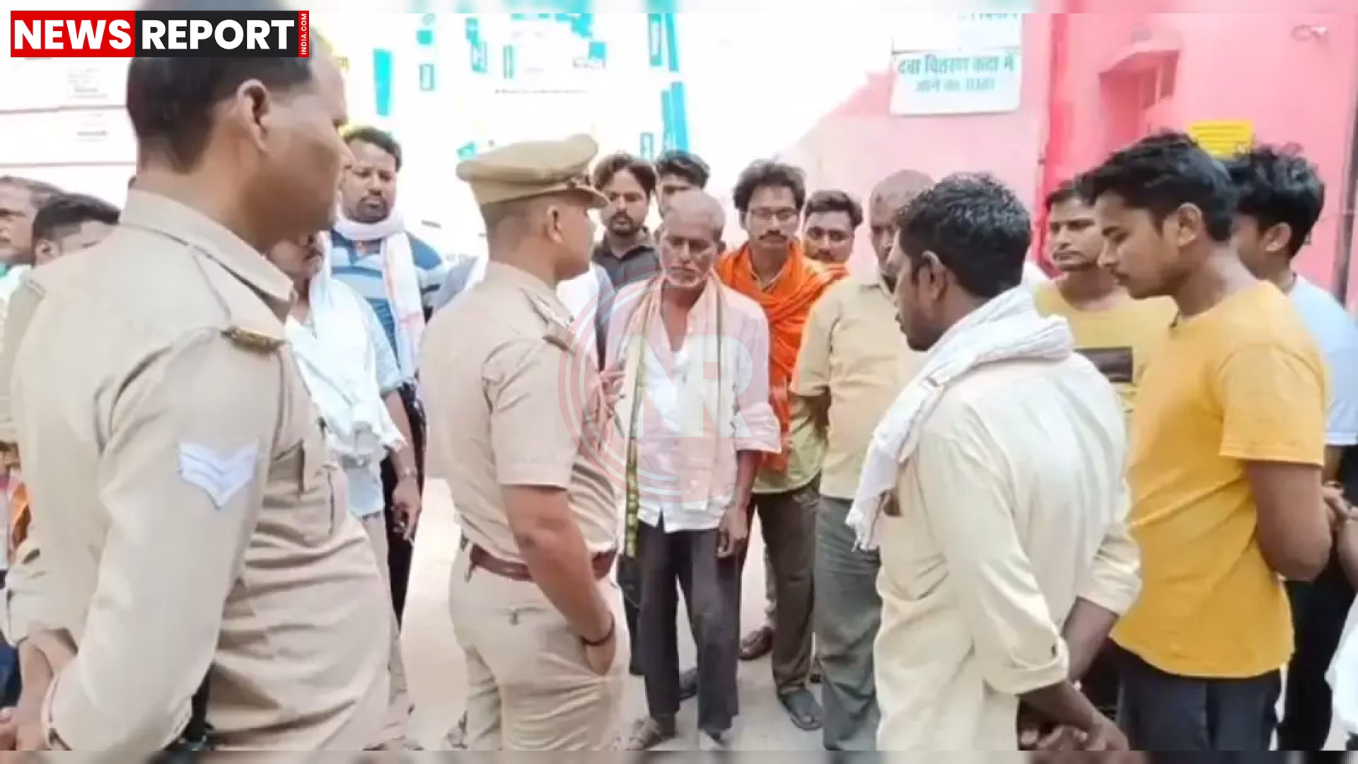 नमो घाट पर पुलिस की मौजूदगी में जांच पड़ताल और तनावपूर्ण माहौल।