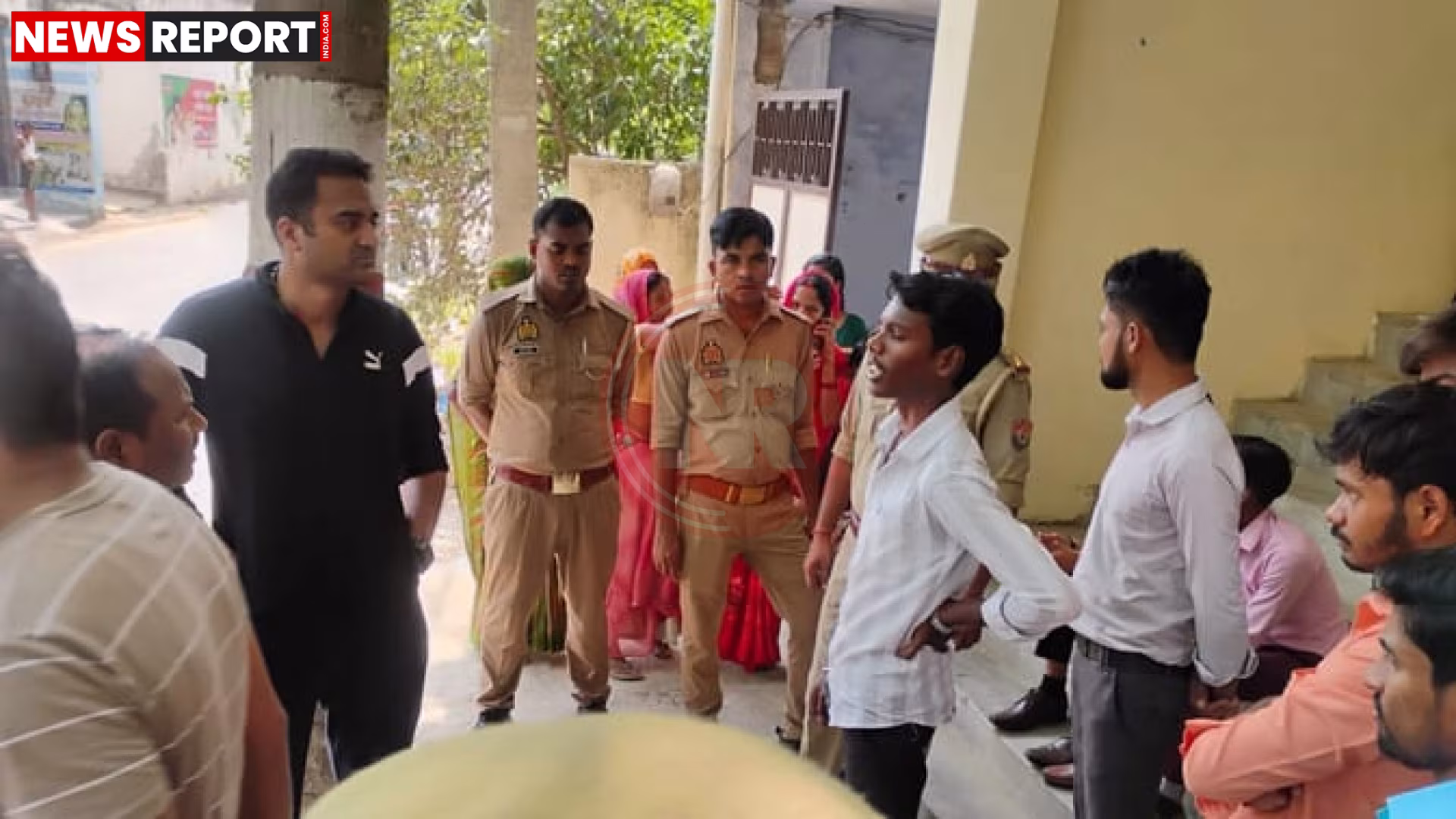 वाराणसी में फर्जी कॉल सेंटर पर पुलिस की छापेमारी और गिरफ्तार आरोपी