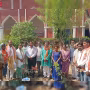 रामनगर में विश्व पर्यावरण दिवस पर पौधारोपण करते लोग और गणमान्य व्यक्ति