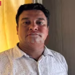 एंटी करप्शन टीम द्वारा बिजली विभाग के जेई को रिश्वत लेते रंगे हाथ गिरफ्तार करते हुए।