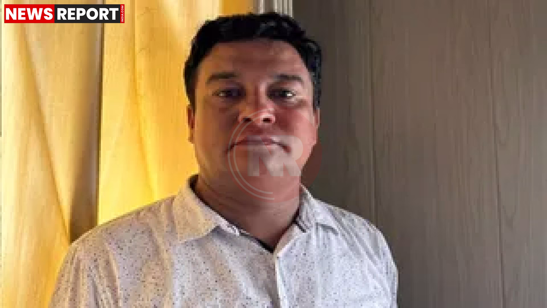 एंटी करप्शन टीम द्वारा बिजली विभाग के जेई को रिश्वत लेते रंगे हाथ गिरफ्तार करते हुए।