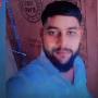वाराणसी के लोहता में ट्रेन हादसे के बाद रेलवे ट्रैक पर भीड़ और पुलिस