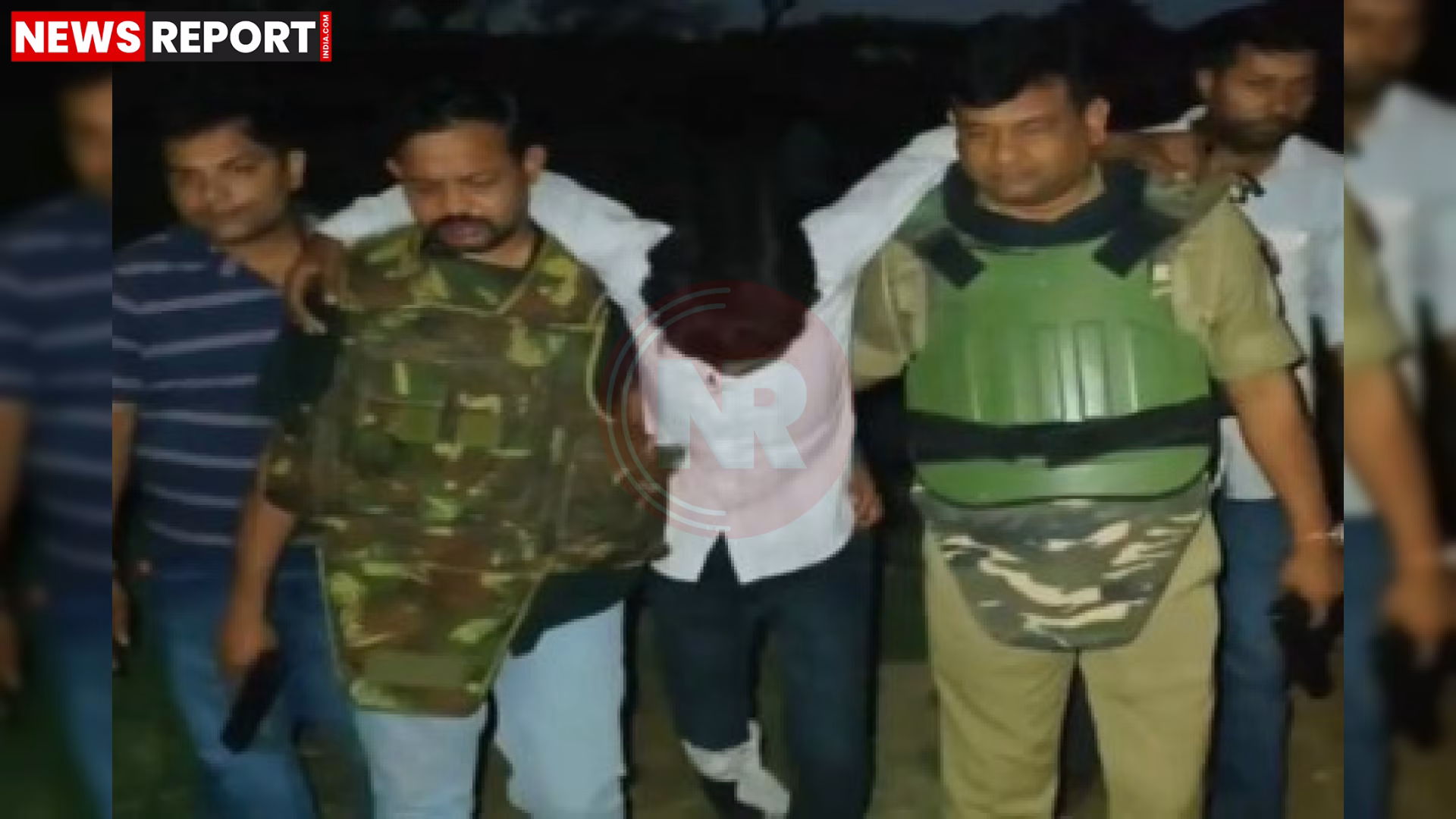 पुलिस और बदमाशों के बीच मुठभेड़ के बाद गिरफ्तार आरोपी