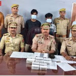 वाराणसी पुलिस चितईपुर में 15 लाख की चोरी के खुलासे के बाद बरामद सामान और गिरफ्तार चोरों के साथ
