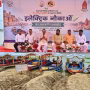 नमो घाट पर गंगा में चल रही इलेक्ट्रिक यात्री नौकाएं
