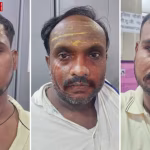 वाराणसी में काशी विश्वनाथ मंदिर के बाहर पुलिस और सुरक्षाकर्मी, घटना स्थल पर भीड़।