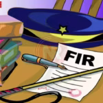 वाराणसी में संपत्ति विवाद को लेकर महिला की शिकायत पर पुलिस एफआईआर दर्ज करते हुए।