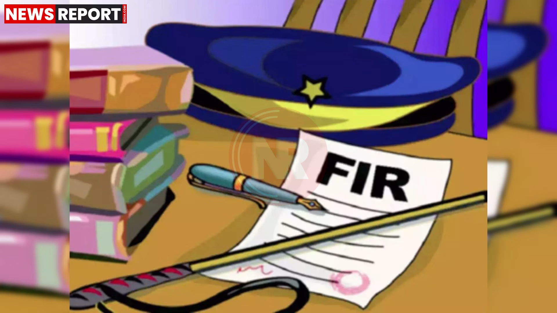 वाराणसी में संपत्ति विवाद को लेकर महिला की शिकायत पर पुलिस एफआईआर दर्ज करते हुए।