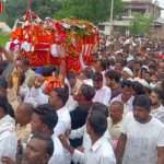 बलिया में बसपा विधायक उमाशंकर सिंह की शव यात्रा में उमड़ा जनसैलाब, समर्थक नम आंखों से दे रहे अंतिम विदाई।