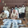 पुलिस द्वारा गिरफ्तार किए गए आरोपी और बरामद सामान