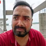 रामनगर पुलिस द्वारा राजघाट पुल से आत्महत्या का प्रयास कर रहे युवक को बचाते हुए