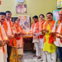 रामनगर वाराणसी में प्रधानमंत्री नरेंद्र मोदी के जन्मदिन पर आशीर्वाद दीप जलाते भाजपा कार्यकर्ता