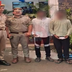 वाराणसी में लंका पुलिस द्वारा छिनैती के दो आरोपियों को गिरफ्तार करते हुए।