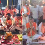 वाराणसी में विधायक सौरभ श्रीवास्तव और महापौर अशोक तिवारी द्वारा परियोजनाओं के भूमिपूजन का दृश्य।