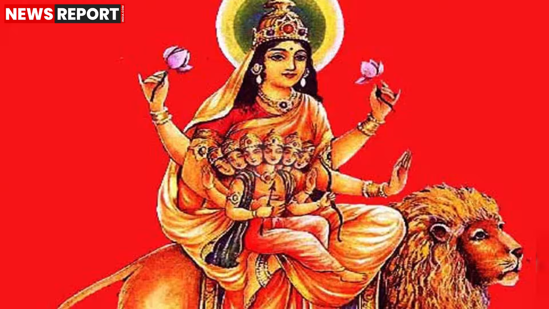 मां स्कंदमाता की प्रतिमा, जिसमें वह कमल पर विराजमान हों और गोद में बाल कार्तिकेय हों। भक्तगण पूजा करते हुए।