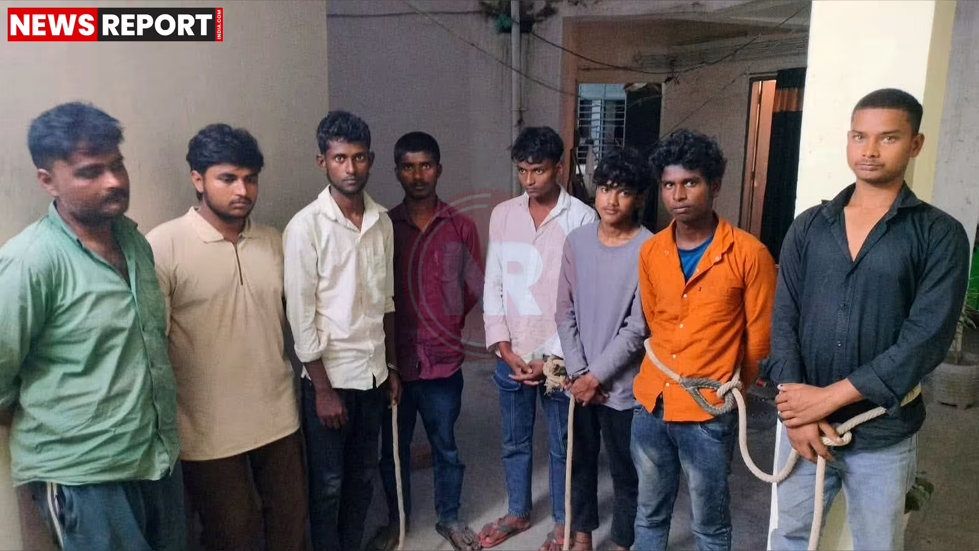 मोतिहारी में पुलिस वाहन या पुलिस स्टेशन के बाहर की तस्वीर, जो अपराध की जांच को दर्शाती है।